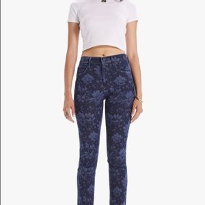 The Dazzler Hover in Depth of Field